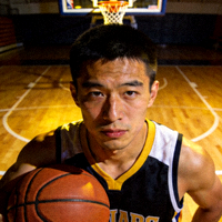 篮球爱好者李四的头像照片